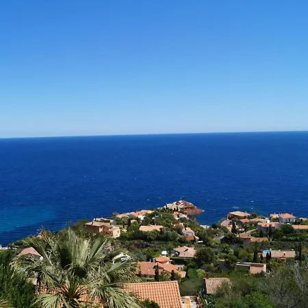In Antheor With Private Swimming Pool Willa Saint-Raphaël
